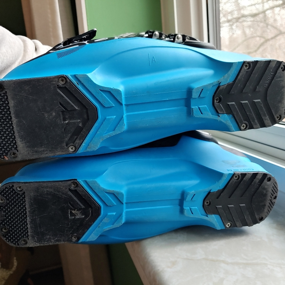 Salomon X-Max 120 Ski Boots - Black and Blue - Picture 3 of 10